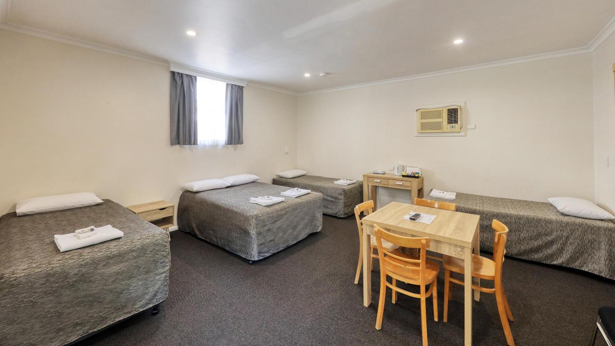 Coachman Hotel Motel Parkes Exterior foto