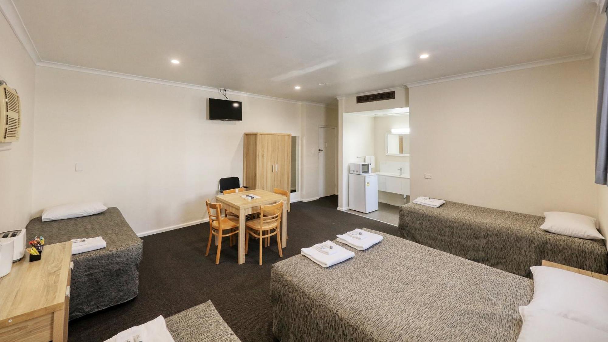 Coachman Hotel Motel Parkes Exterior foto