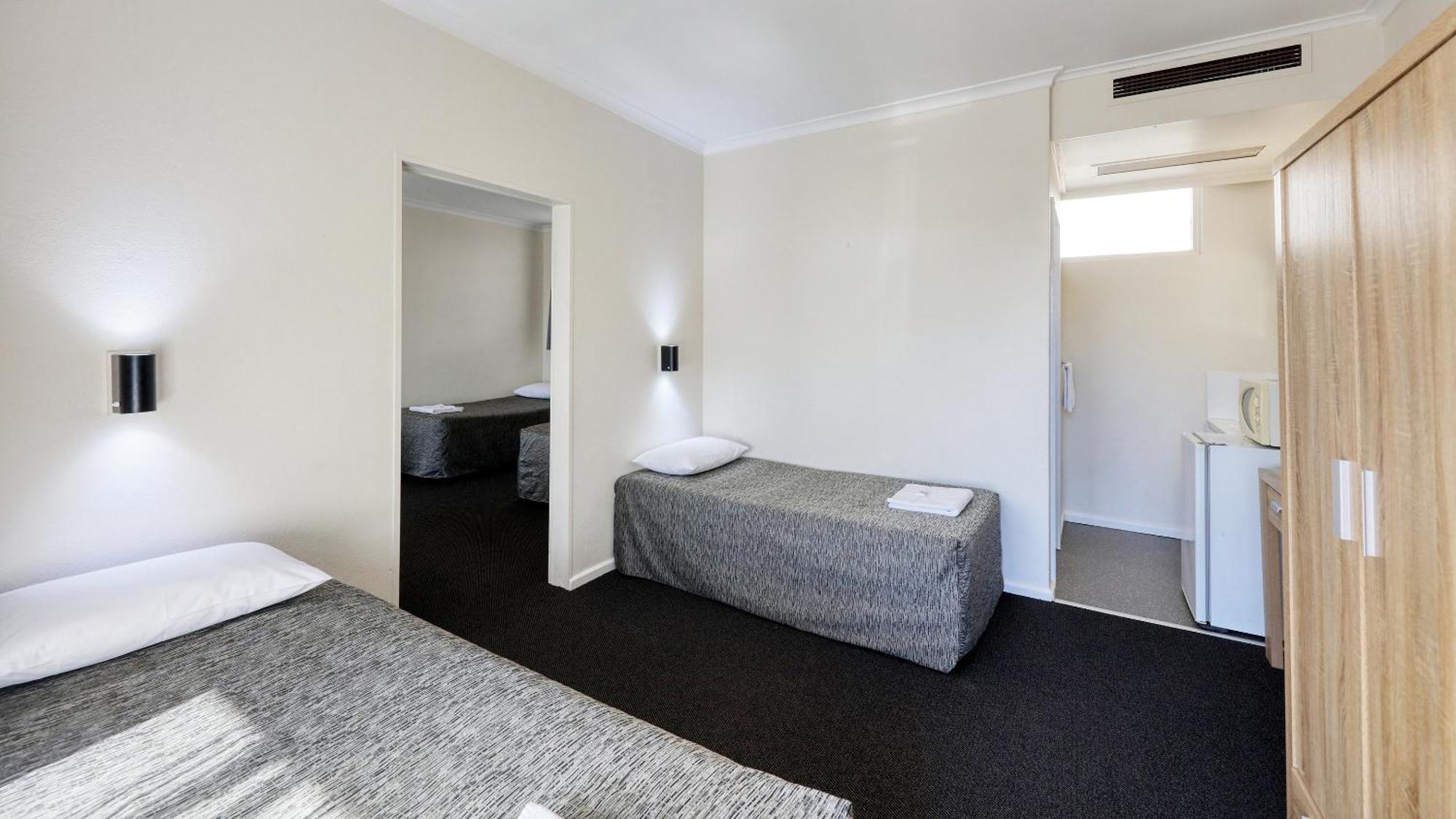 Coachman Hotel Motel Parkes Exterior foto