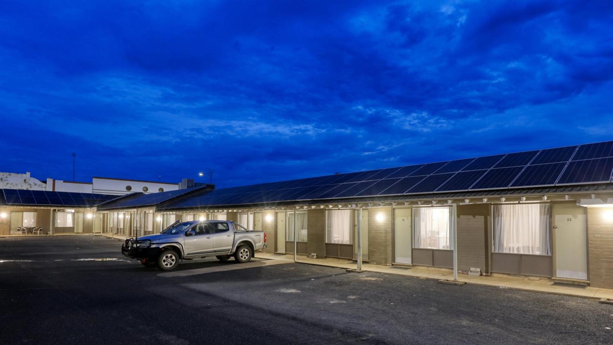 Coachman Hotel Motel Parkes Exterior foto
